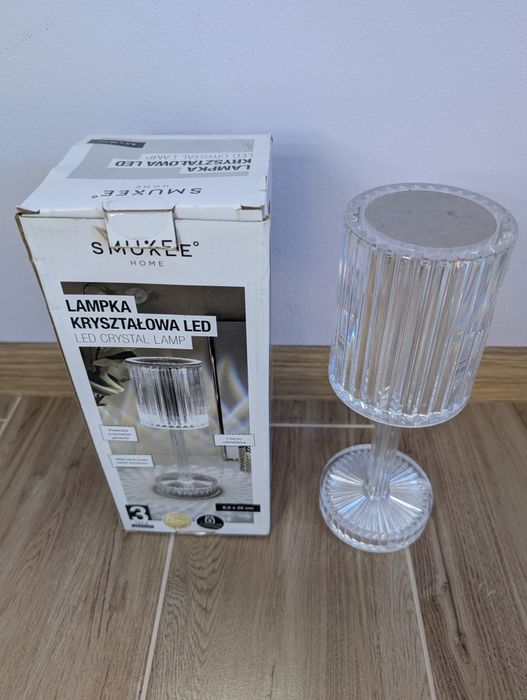 Lampka nocna LED dotykowa smukee
