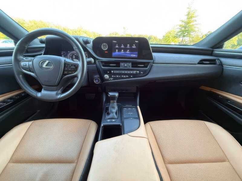2022 Lexus ES 300h