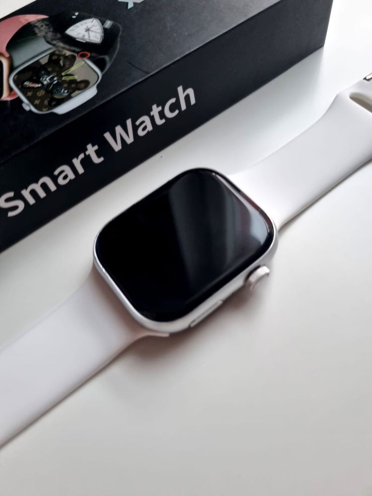 Smartwatch bialy S9
