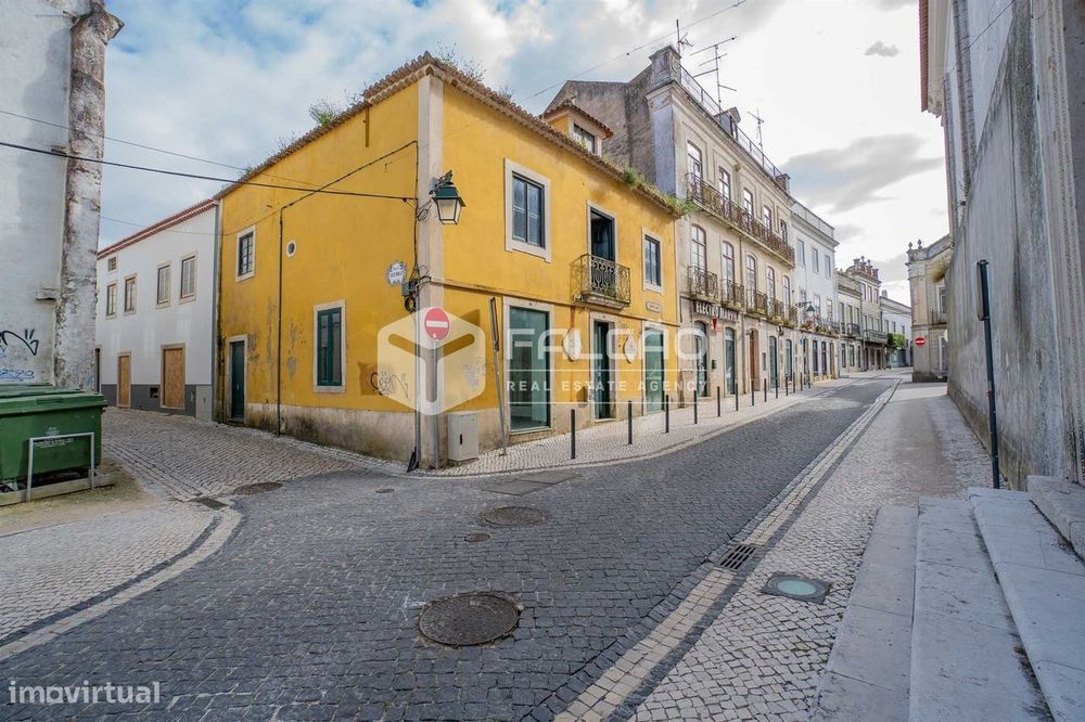 Loja T7+3 Arrendamento em Santarém (Marvila), Santa Iria da Ribeira de