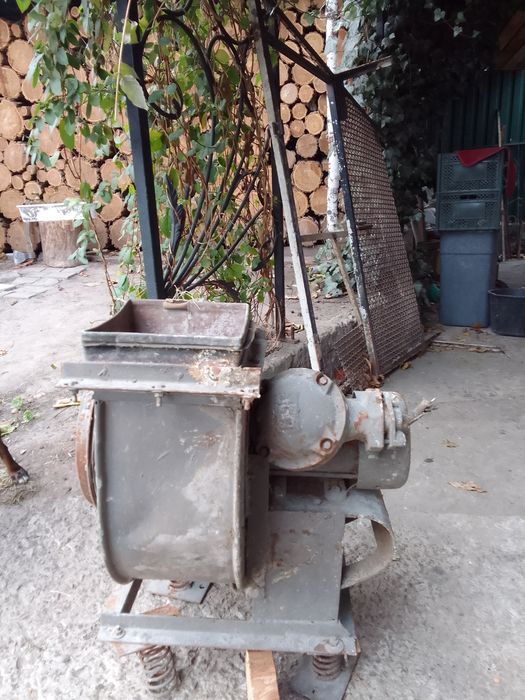 Витяжка електрична