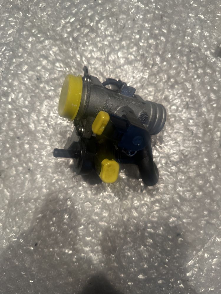 1A008305 Piaggio vespa Primavera Vespa Sprint Przepustnica WtryskiV492