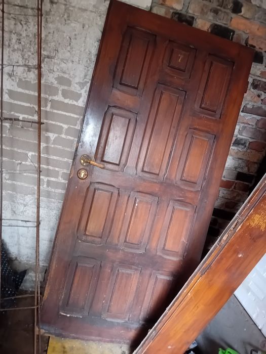 Stare drewniane drzwi zewnetrzne z demontażu