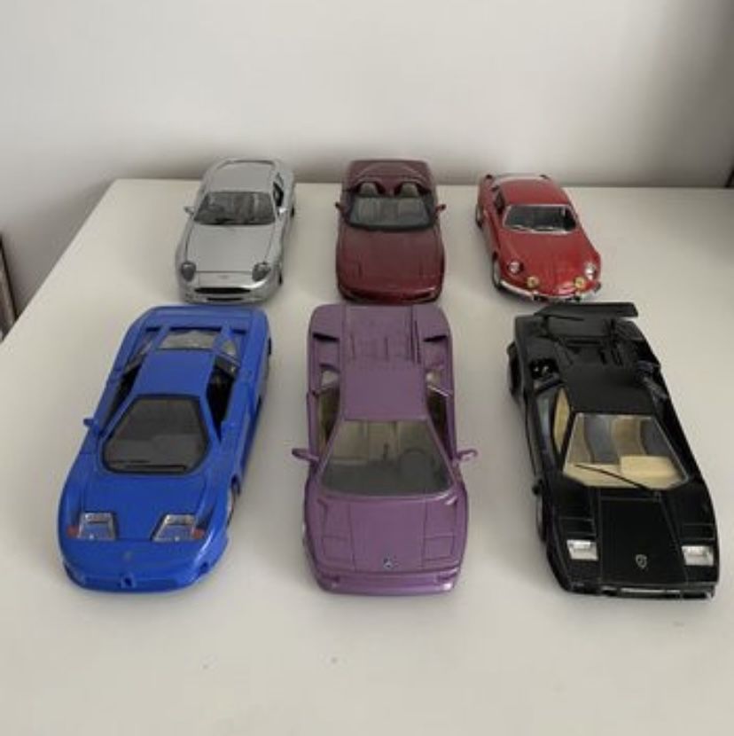 Miniaturas de carros (escala 1/24) (26carros)