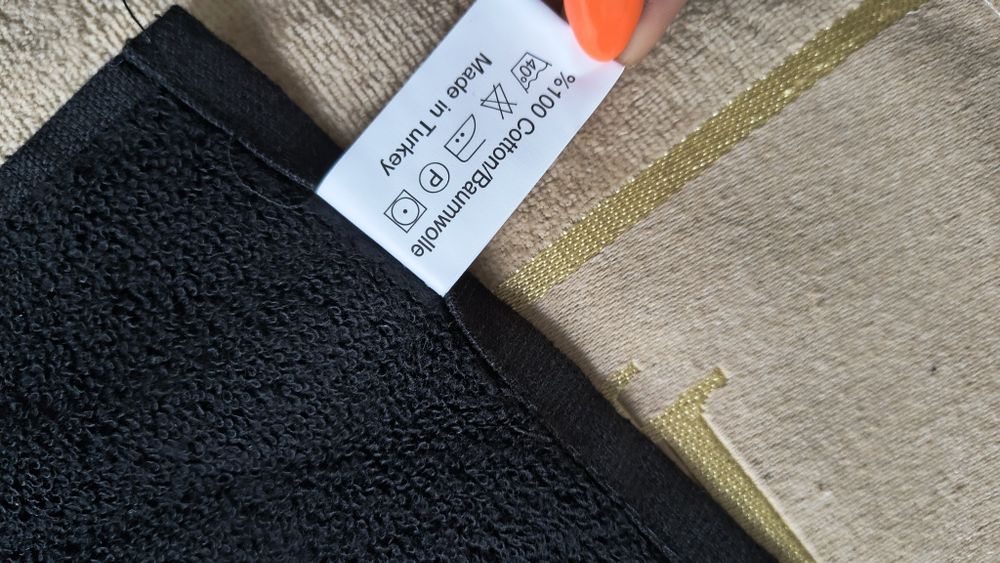 Ręczniki bawełniane beż czarny że złotą bordiurą Dior