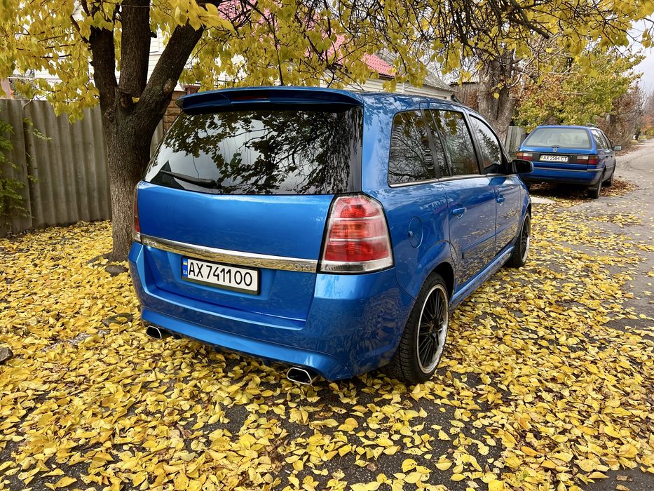Opel Zafira OPC 2.0 бензин