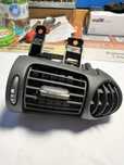 Kratka nawiewu od strony kierowcy Mercedes W203