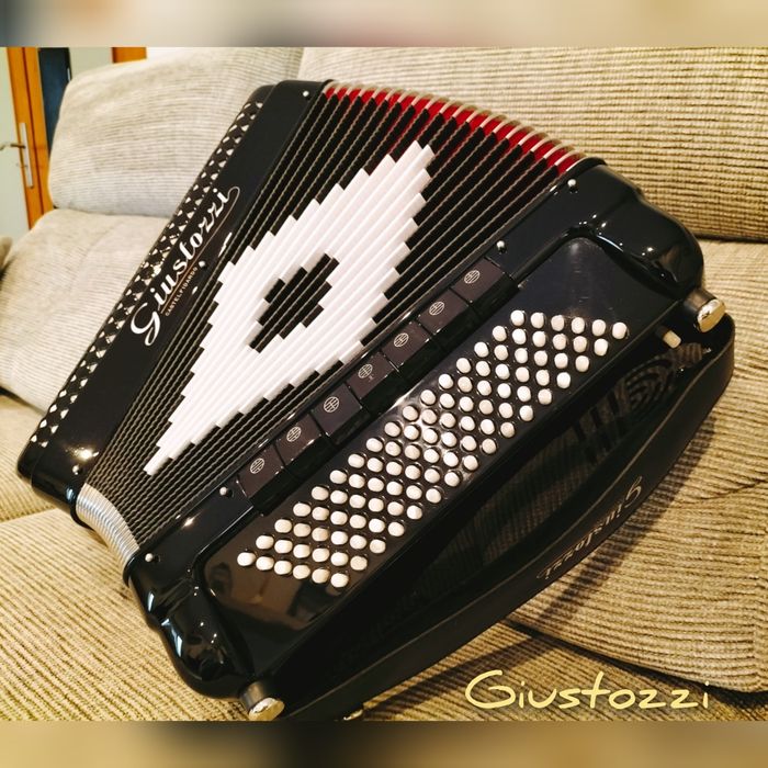 Acordeão/acordeon Giustozzi 96 Baixos de 2023.