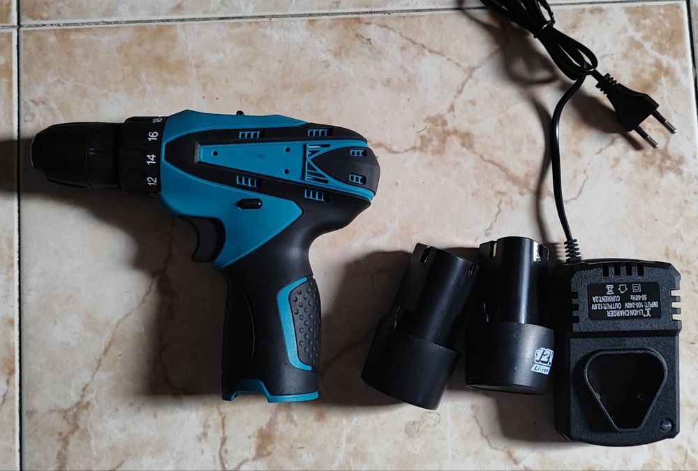 Aparafusadora com 2 baterias
