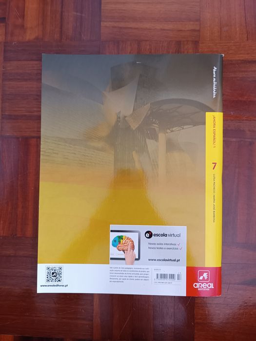 Caderno de atividade de Espanhol 7° ano e agenda cultural