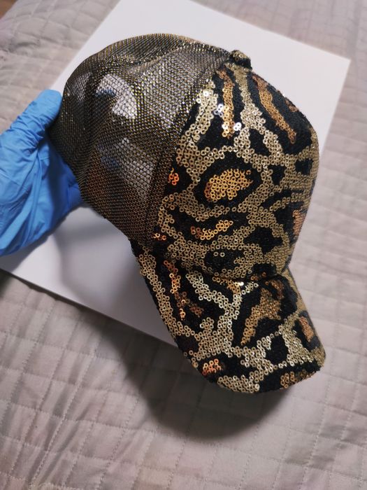 Nowa ekskluzywna czapka z daszkiem w cekinową panterę