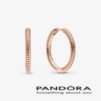 Kolczyki Pandora Rose Różowe złoto obręcze Pandora Moments Charm