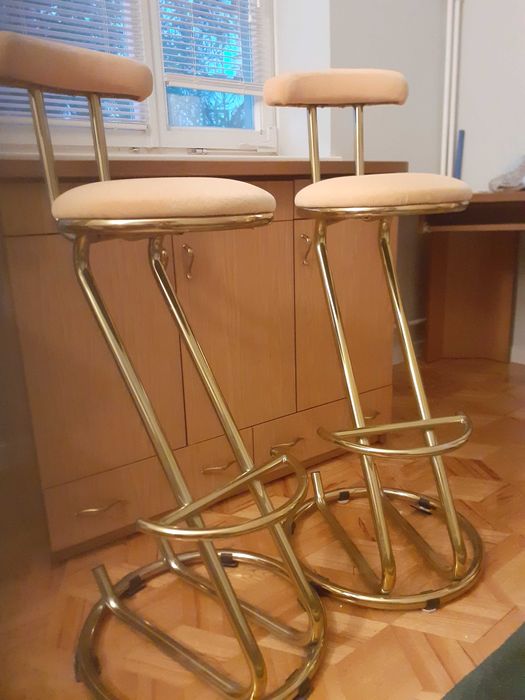 2 taborety wysokie  metalowe swygodne