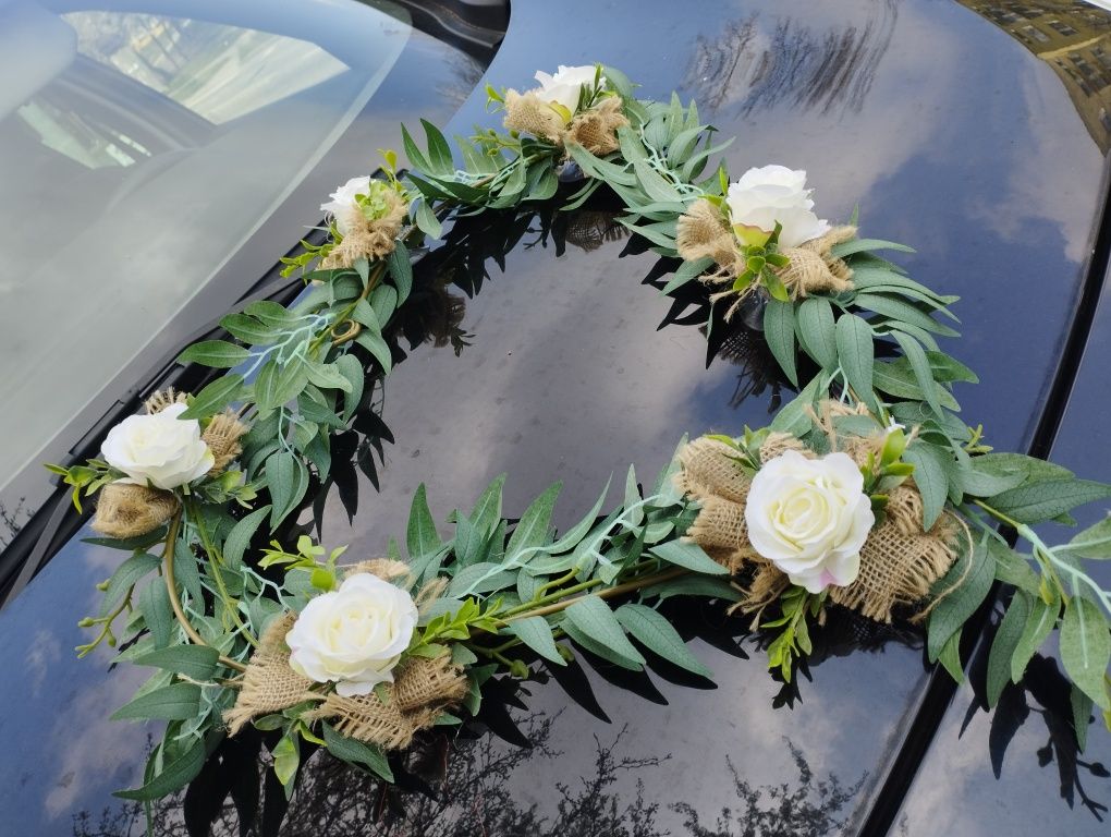 Dekoracja na auto ślubne rustyklanym serce ślub na auto o