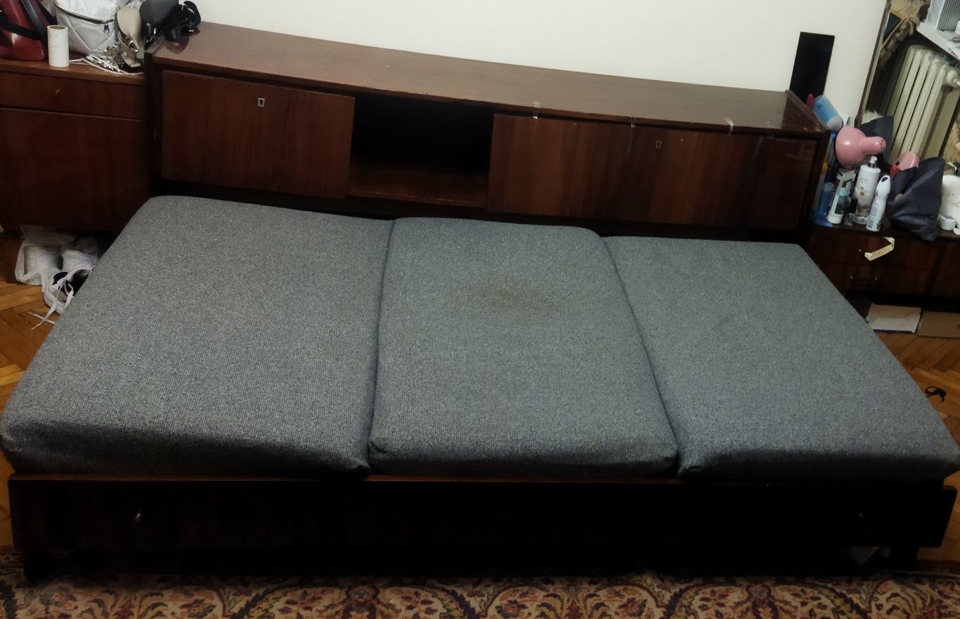Продам рузсувне ліжко-диван(комод)