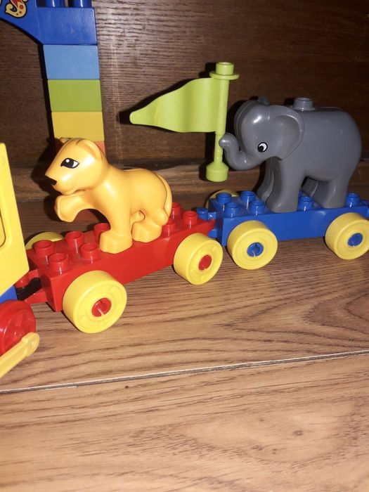Лего дупло потяг з тваринами