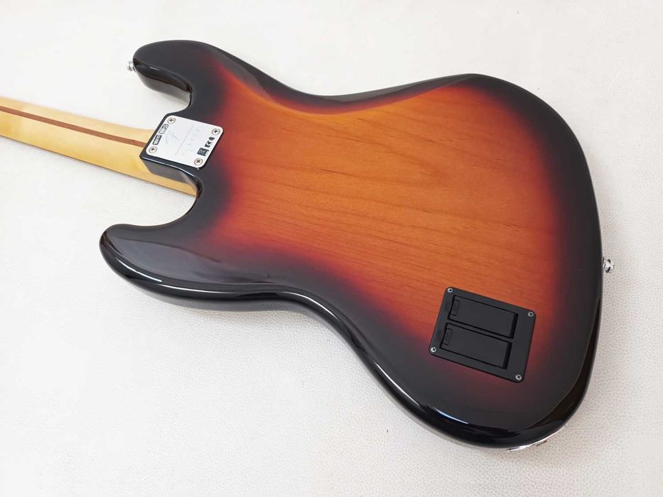 Fender Player Plus Jazz Bass - Novo