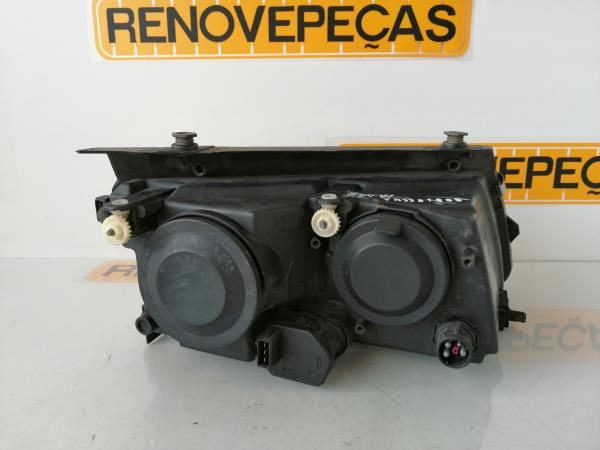 Ótica / farol esquerda VOLKSWAGEN Passat Variant (3B5)