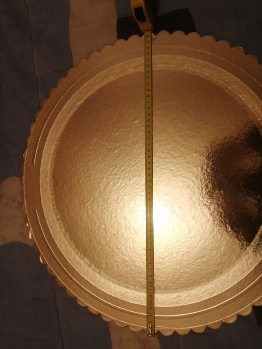 Base para bolo dourada