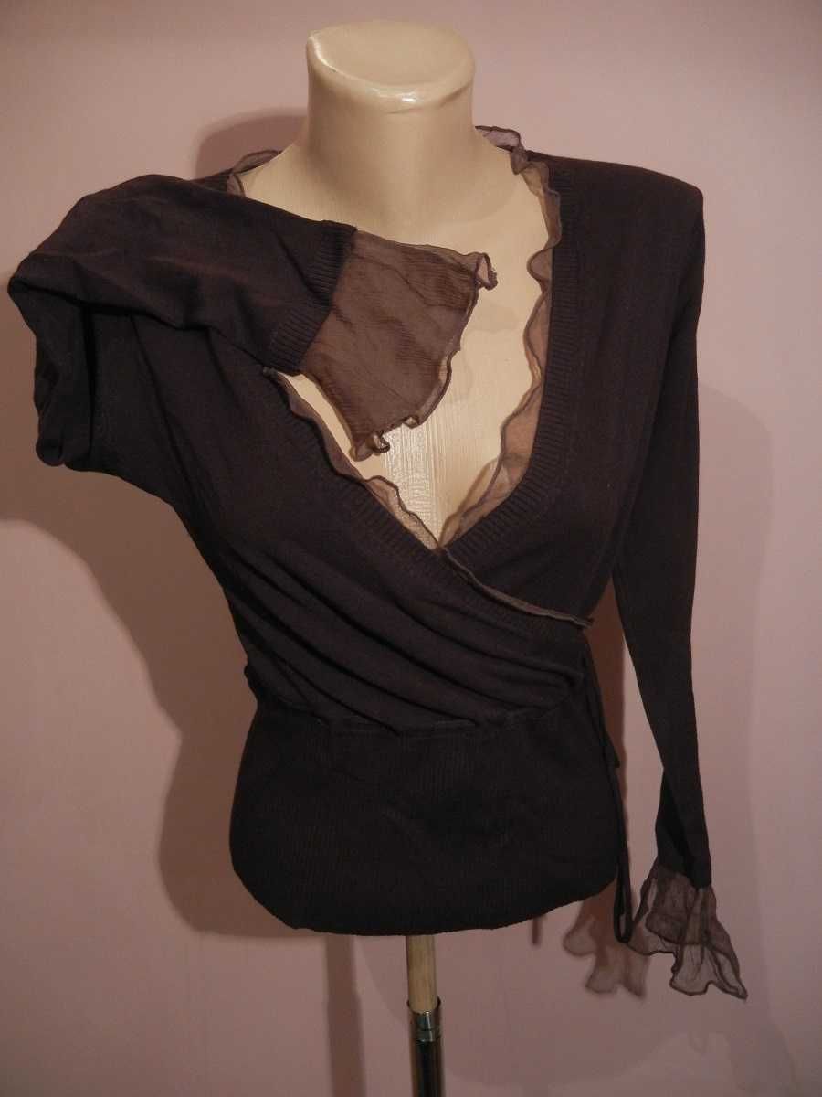 Sweterek bluzka z ozdobnym kopertowym dekoltem rozmiar M-L