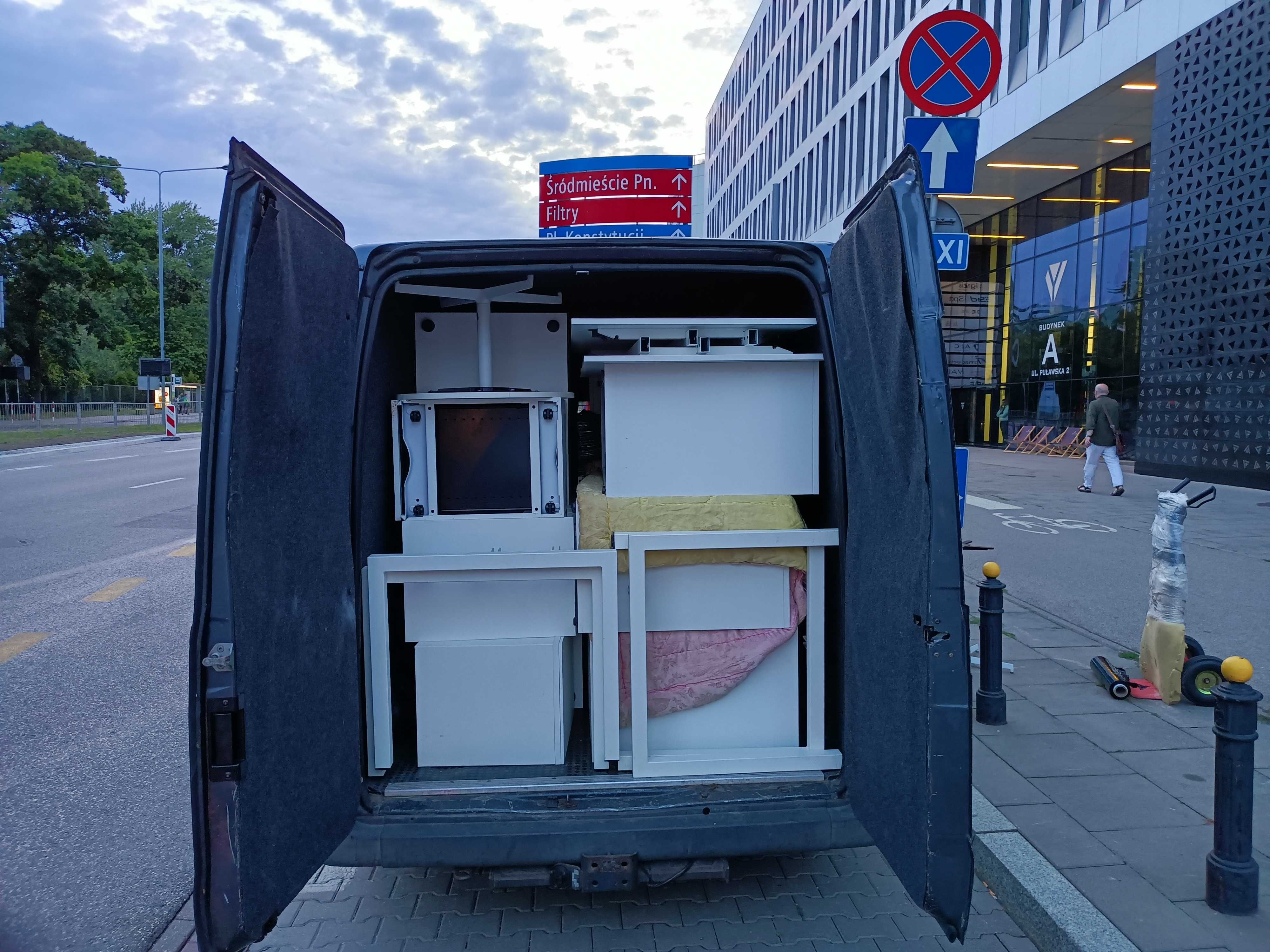 Przeprowadzki przewóz mebli Warszawa taxi bagażowe bagażówka warszawa