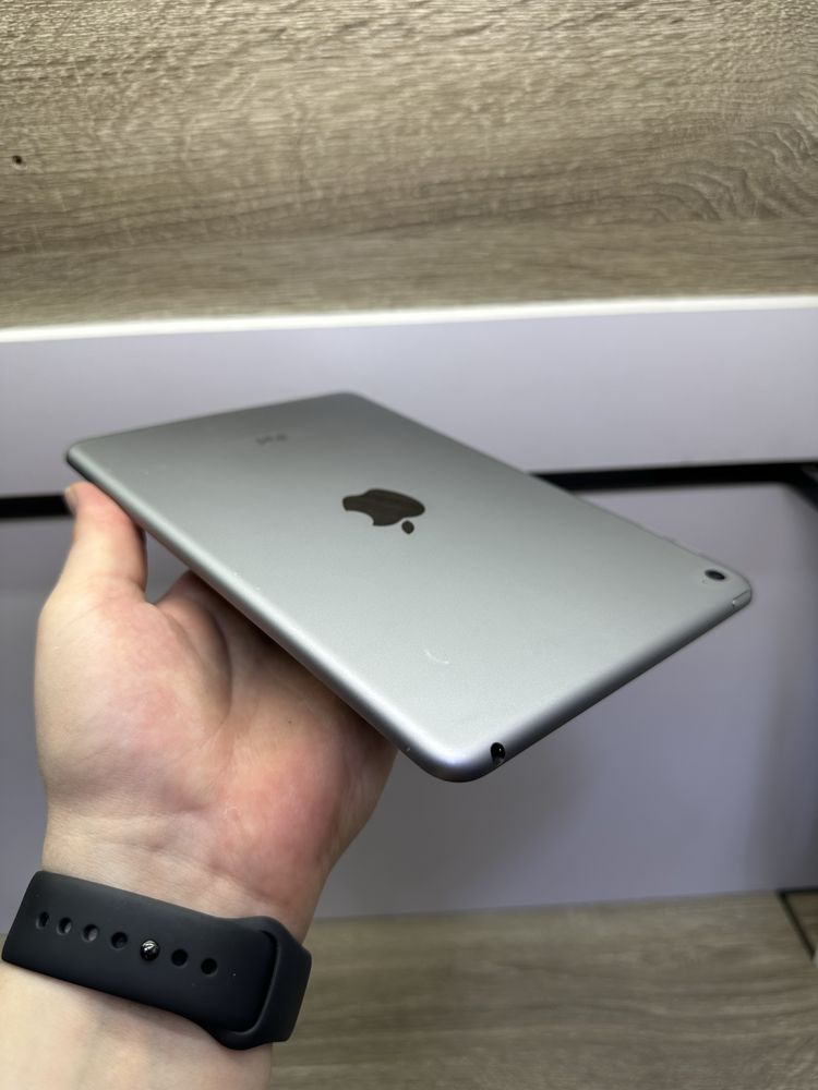 iPad mini 4 128Gb Wi-FI