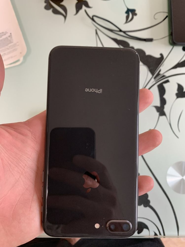 Iphone 8+ 64gb black