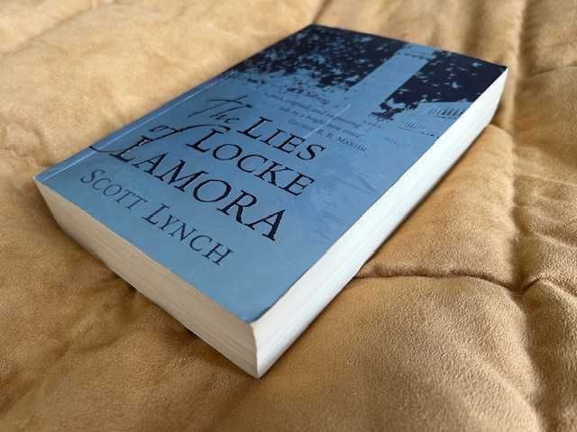 „The Lies of Locke Lamora” Scott Lynch