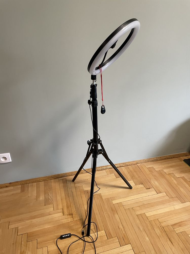 Lampa pierscieniowa ze statywem LED USB Hama 30cm Bluetooth