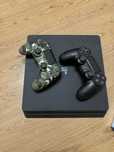 Sprzedam PS4 Slim 500GB + 2 pady + 5 gier