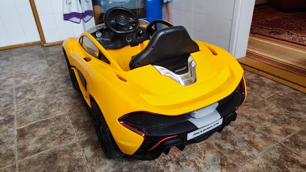 Pojazd / samochód akumulatorowy dla dzieci (McLaren)