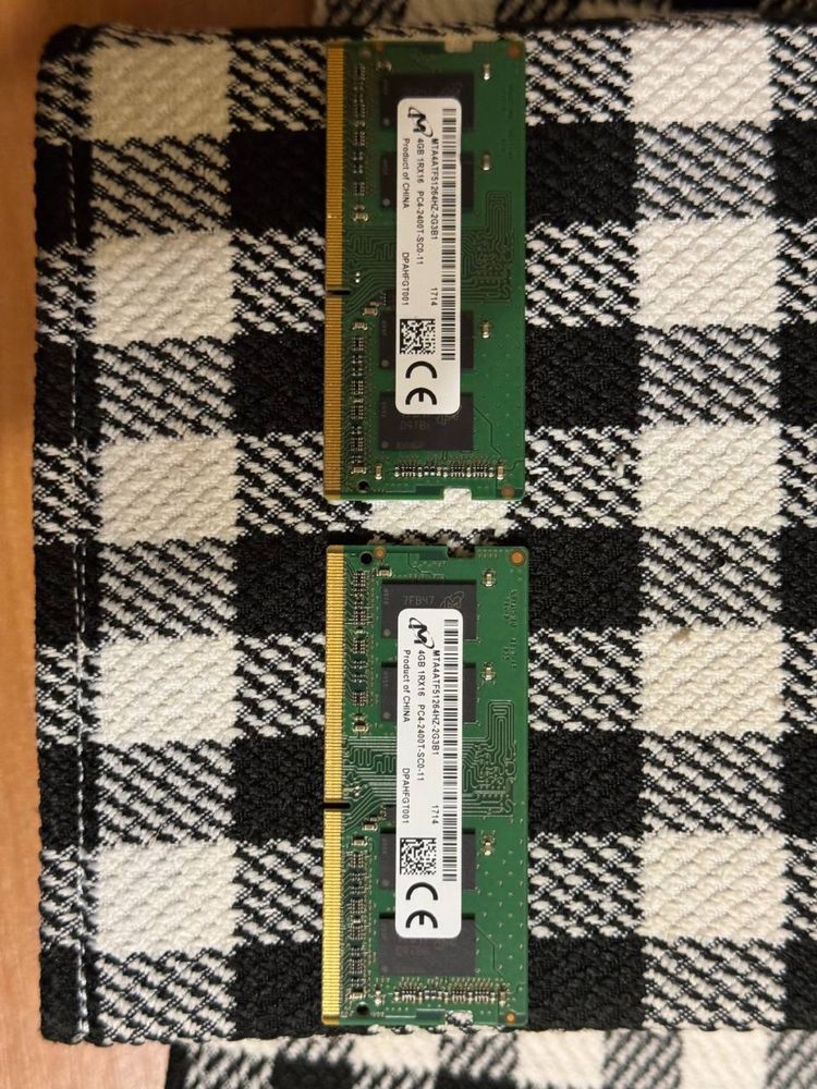DDR4 - 4GB бувша у використанні