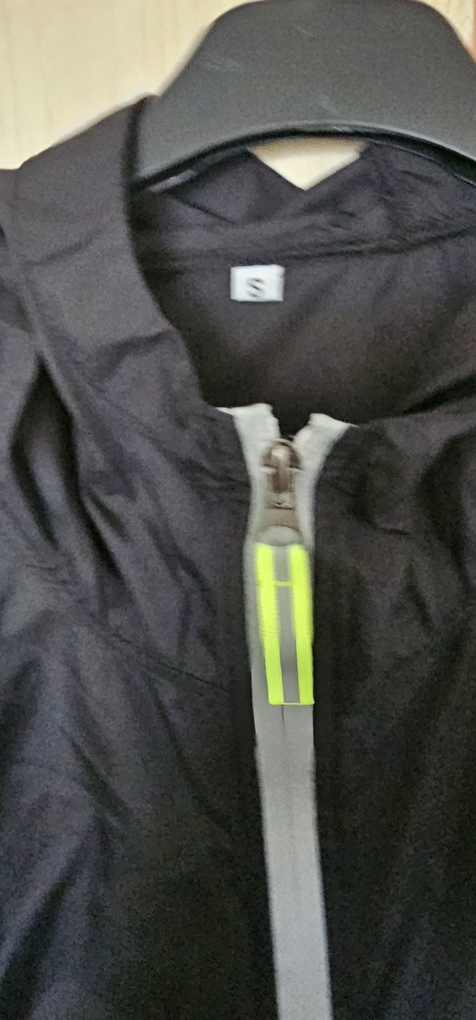 Nowa cieniutka kurtka przeciwdeszczowa,r.M/L