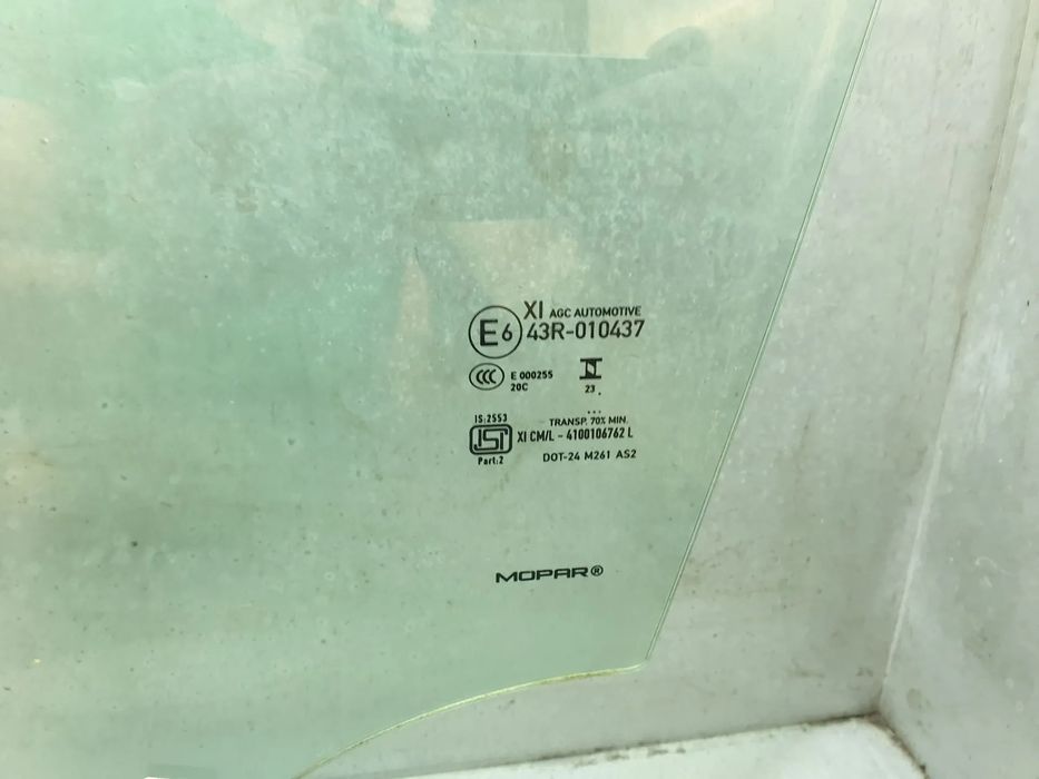 Vidro porta frente esquerda PEUGEOT 3008 II (M_)