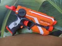 Pistolet Nerf z laserem