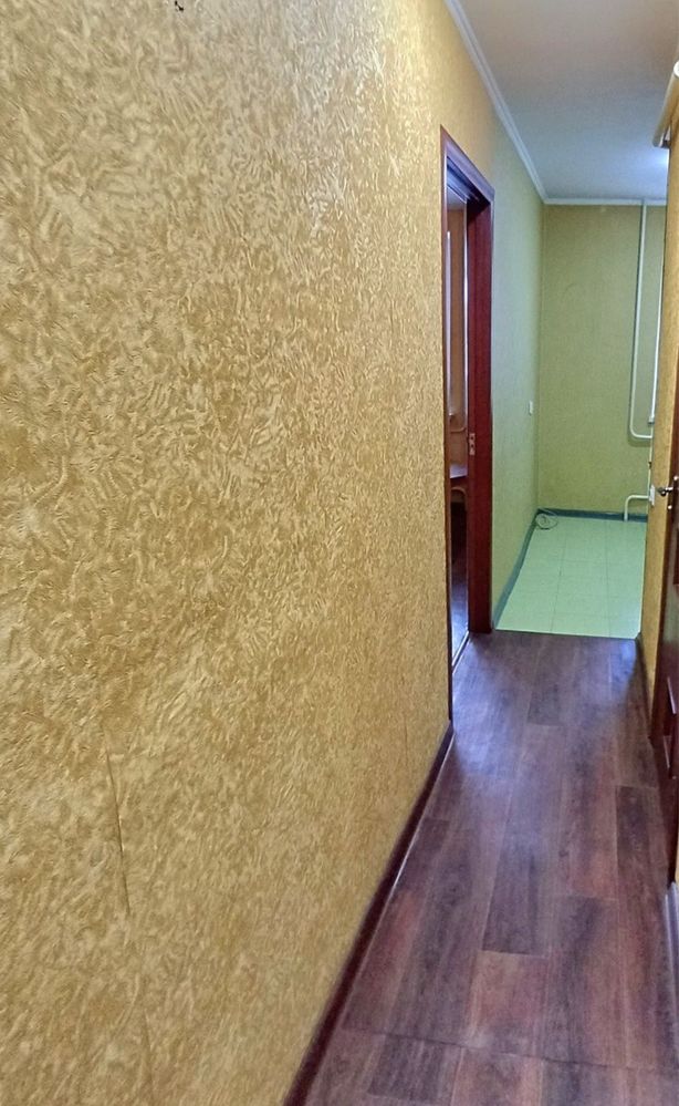 Продаю 1 комнатную квартиру на Космонавтов /Стройрынок