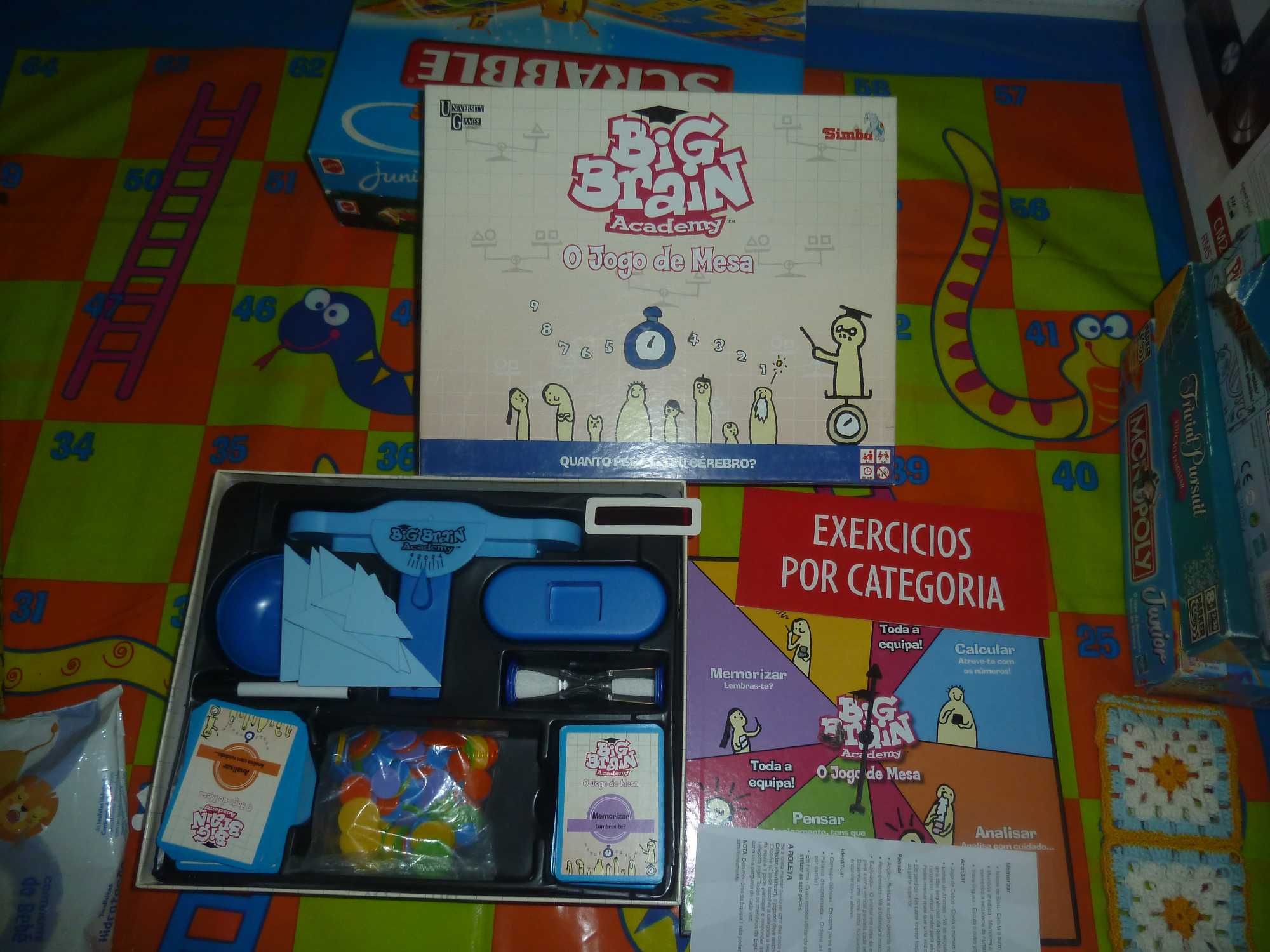 Jogos de tabuleiro: Trivial, Scrabble, Monopólio, Master Mind...