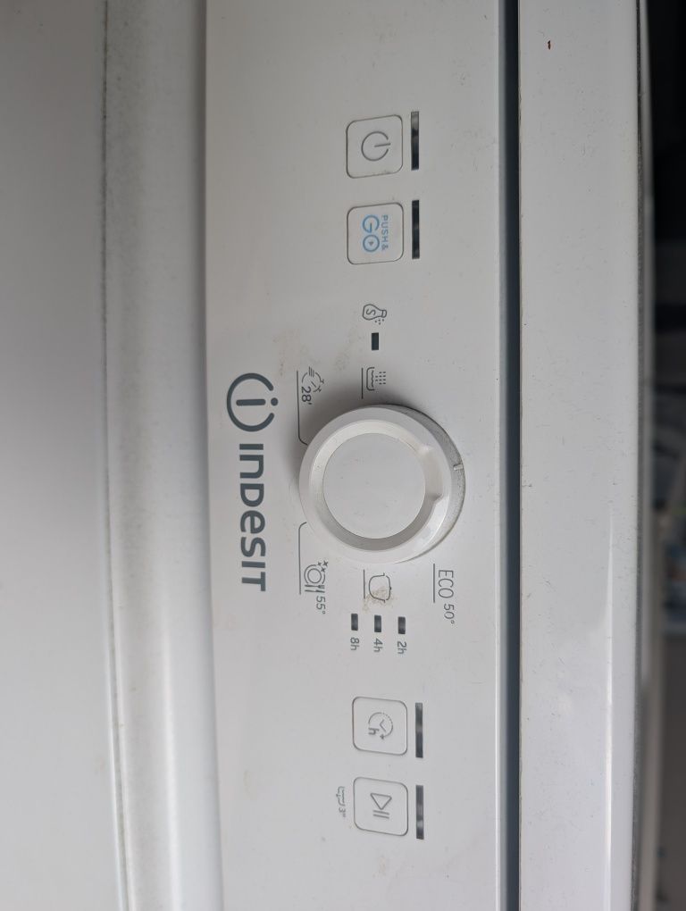 Máquina de lavar loiça Indesit