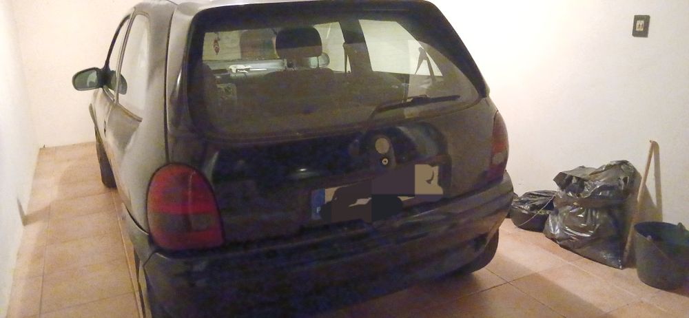Opel corsa B com motor izuzu