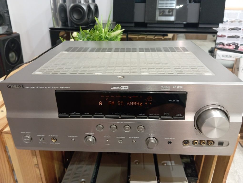 Amplituner Yamaha RX-V861 + pilot RAV364