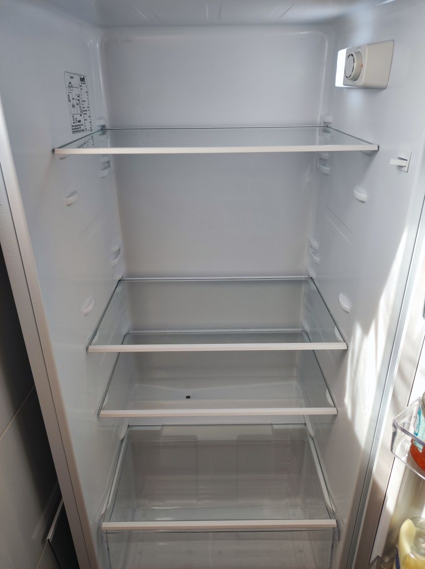 Frigorífico Kunft 243L KDD9133
