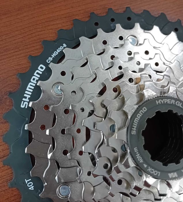 Kaseta  Shimano  CS-HG400  8 rzędowa, 11-40T,  stalowa / NOWA /.