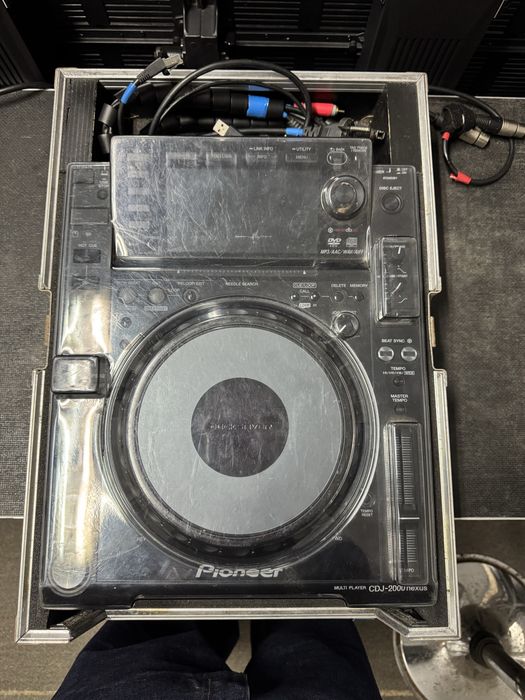 2 CDJ 2000 nexus pioneer