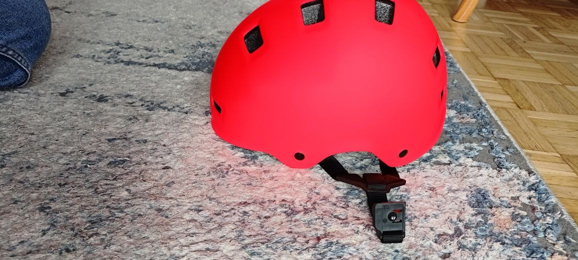 Kask na rower, rolki, hulajnoge