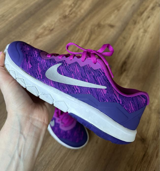 Оригінальні кросівки Nike