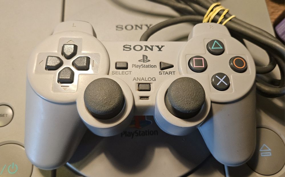 Oryginalny Pad do ps1 jak nowy