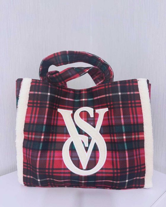 Сумки-шопери Victoria"s secret
