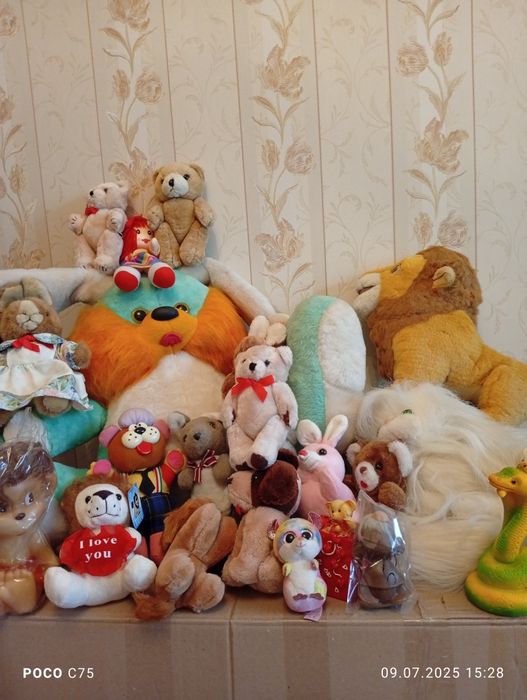 Іграшки м'які великі та резинові,гарний стан