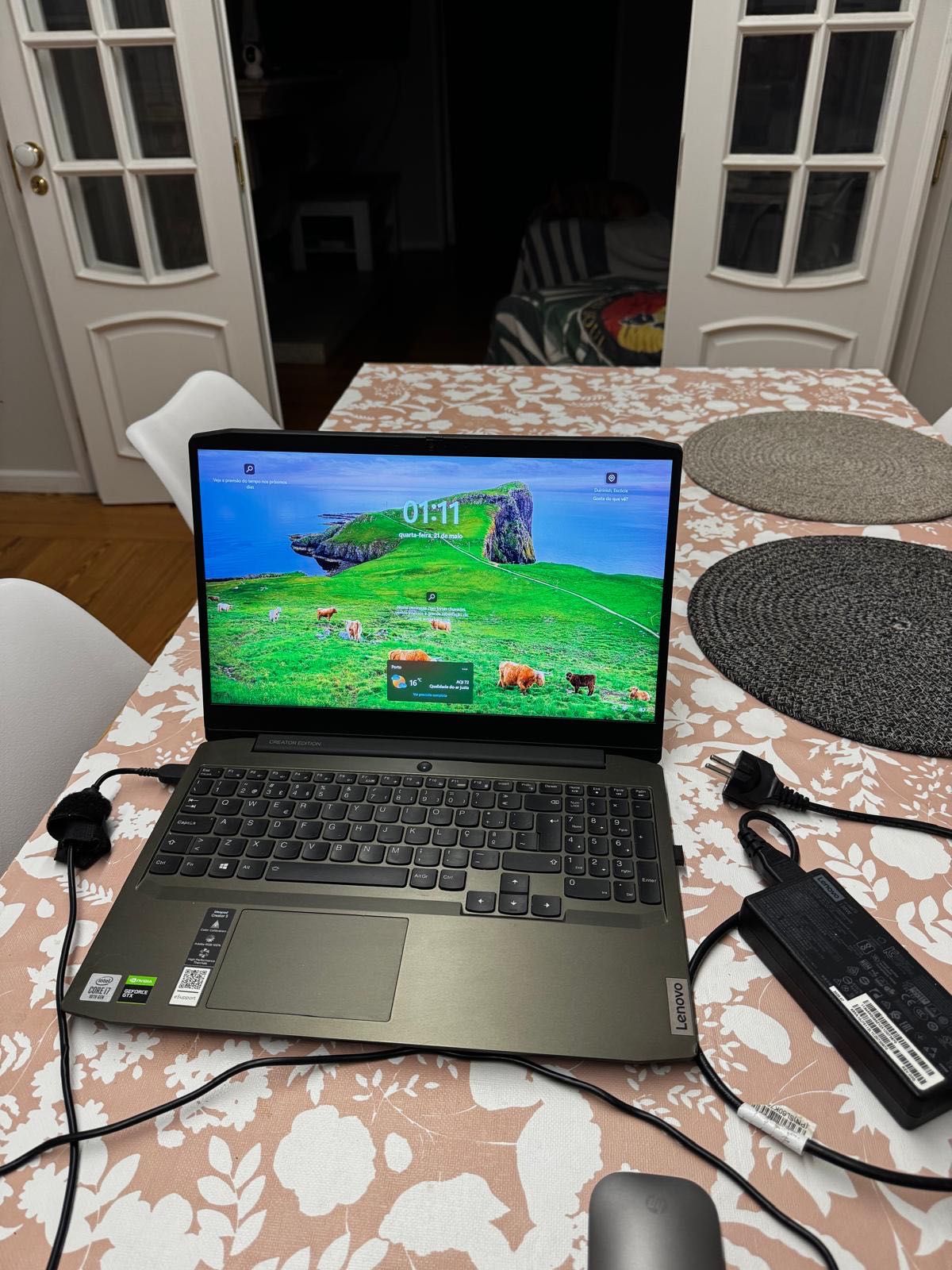 Vendo portátil Lenovo IdeaPad Creator 5 – modelo 15IMH05