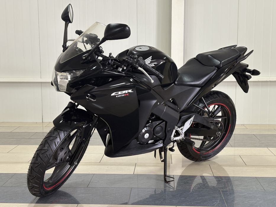 Honda Cbr 125 #Kat B A1 #Black #Piękna #5 sztuk cbr na miejscu